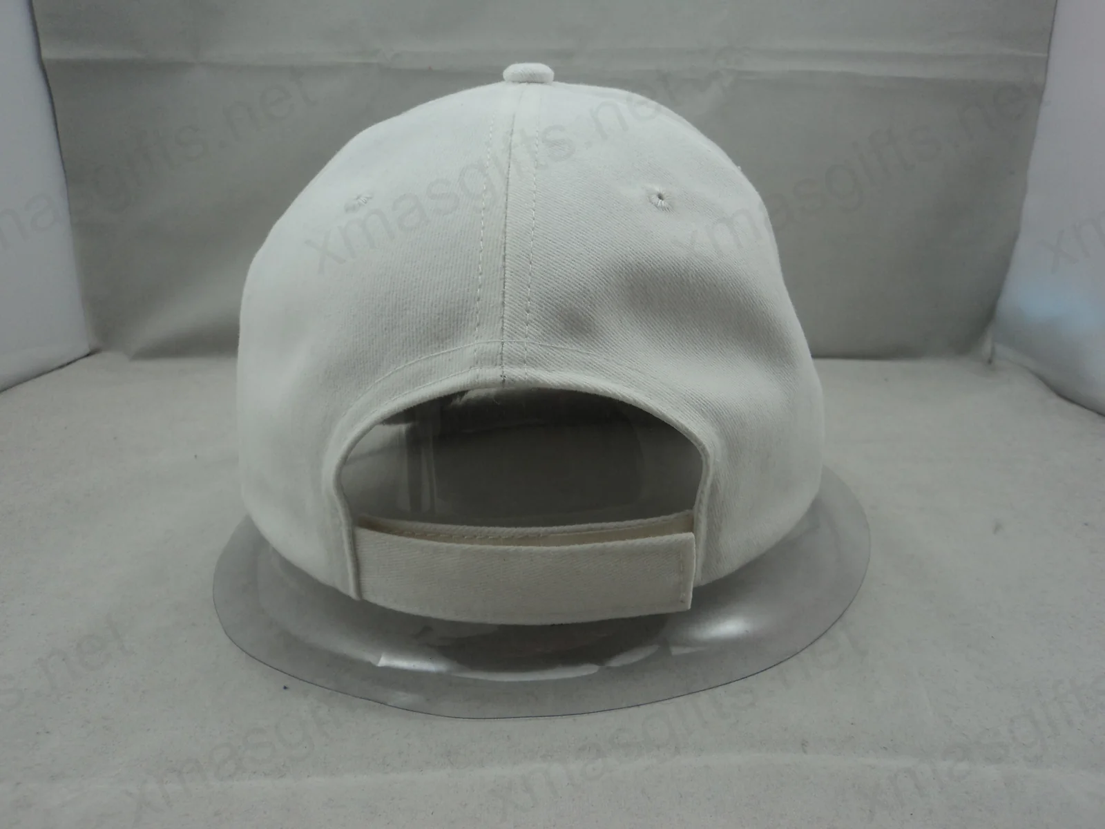 Vue arrière d'une casquette blanche de la MONUSCO