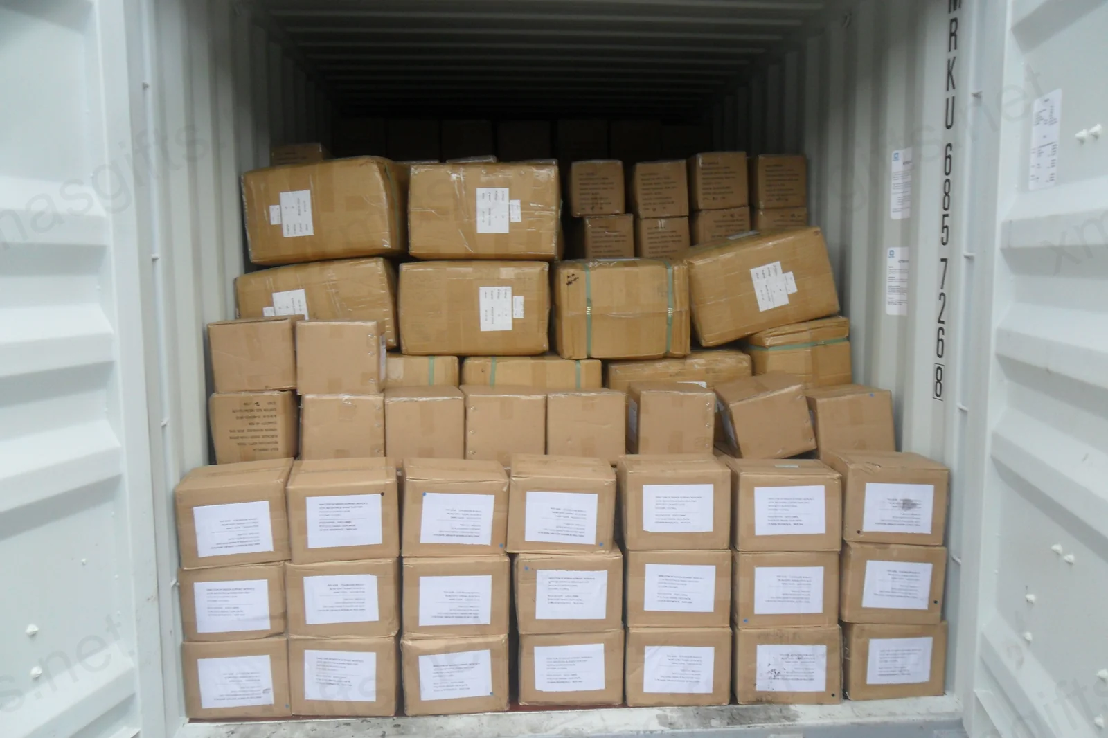 Conteneur maritime chargé de cartons de la MONUSCO