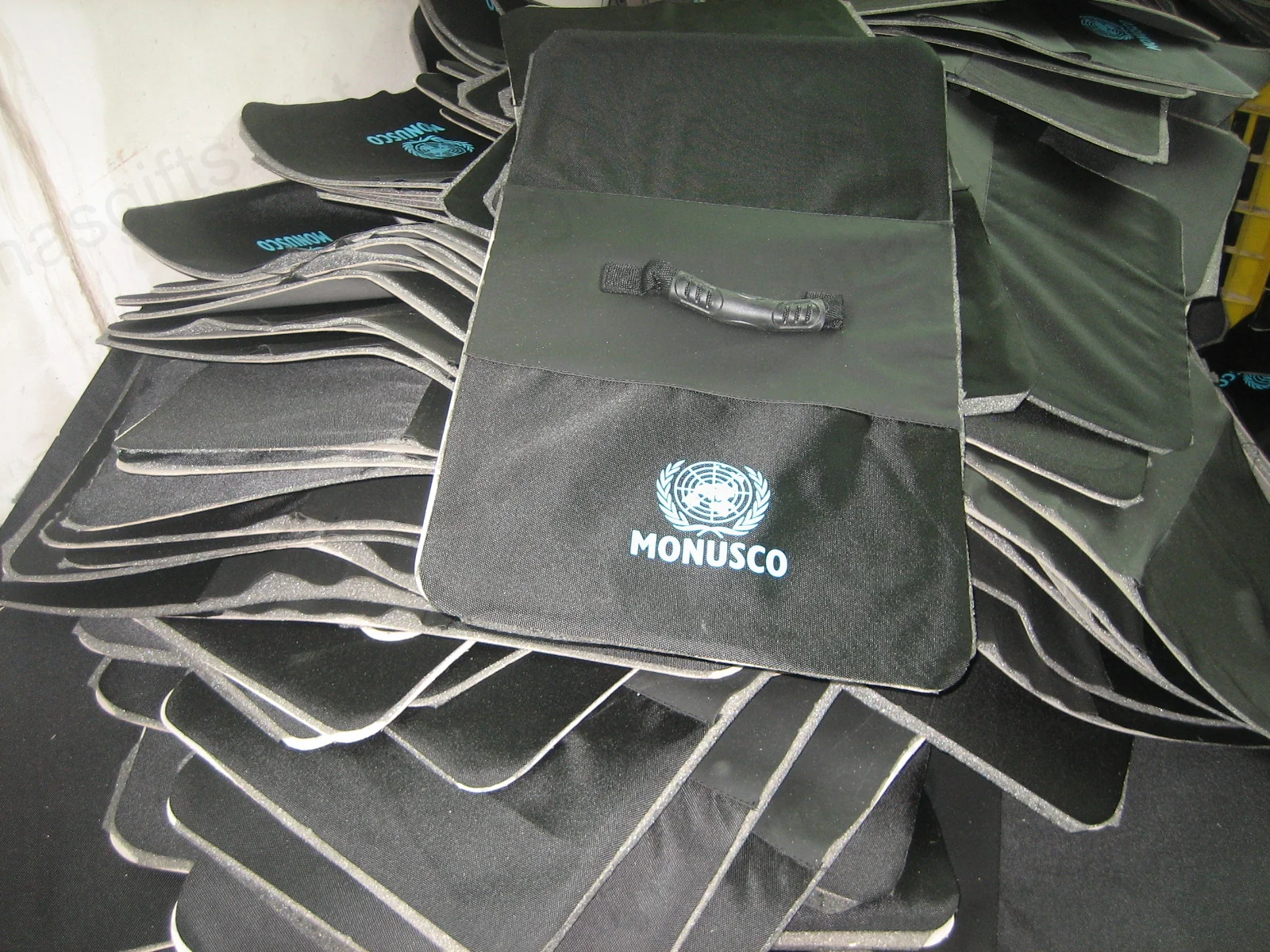 Sacs de documents empilés de la MONUSCO