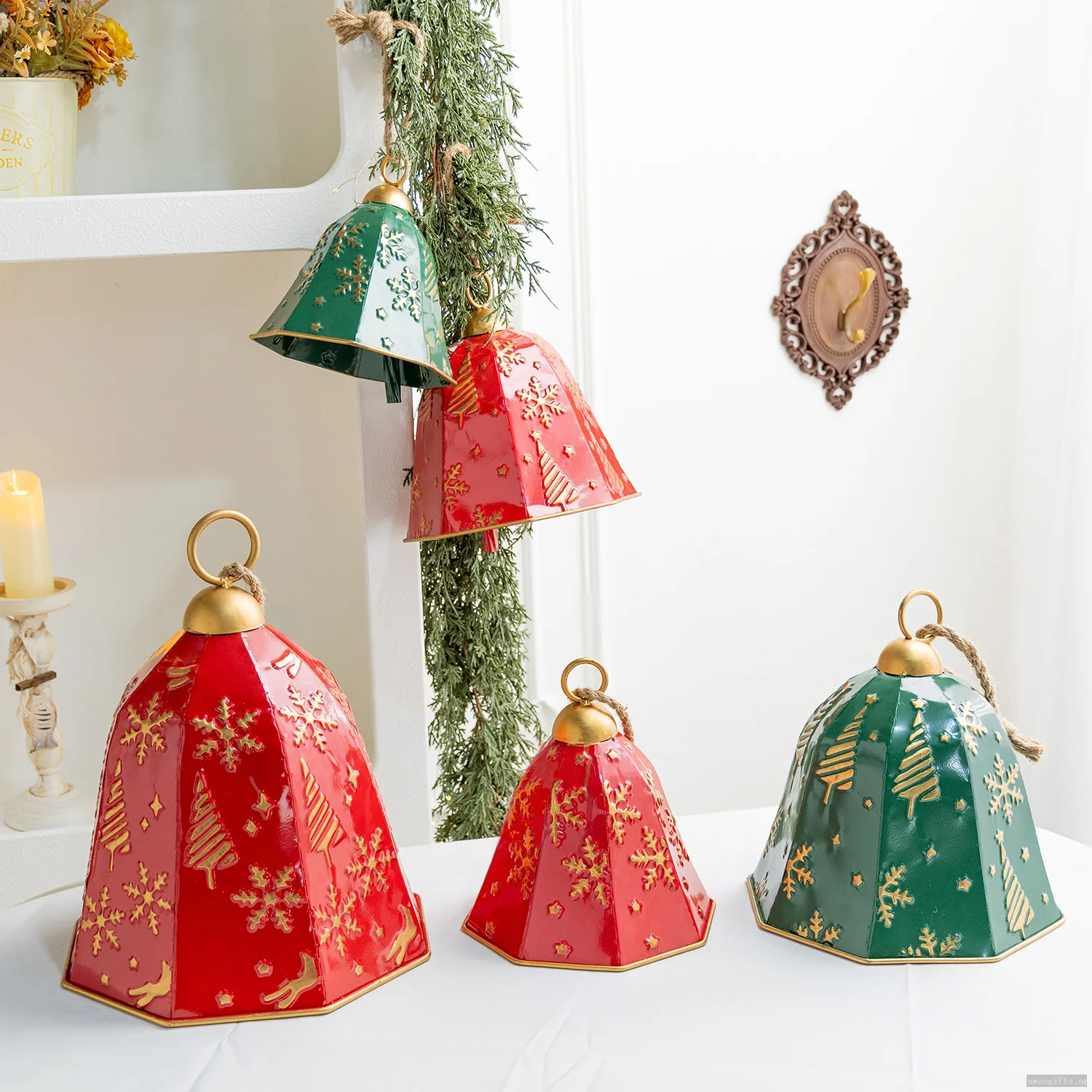 3‑Pack Vintage Embossed Metal Christmas Bell Ornaments, Red‑Green Bell Pendant For Window Decor
