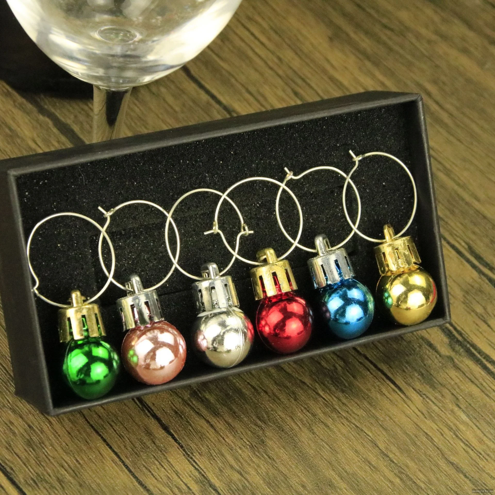 6 Stück Mini-Weihnachtskugeln für Weingläser mit Geschenkbox – bunte Weihnachtsdekoration für den Tisch und Partygeschenke im Großhandel