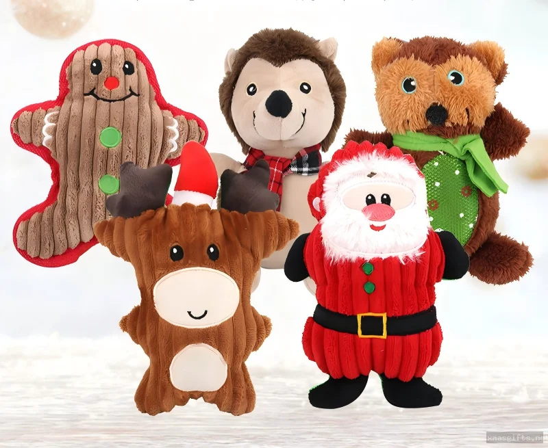 Christmas Pet Plush Squeaky Dog Toys, Safety Cartoon Sturdy Chew Resistant Puppy Teething Toy for Holiday Home Play Wholesale