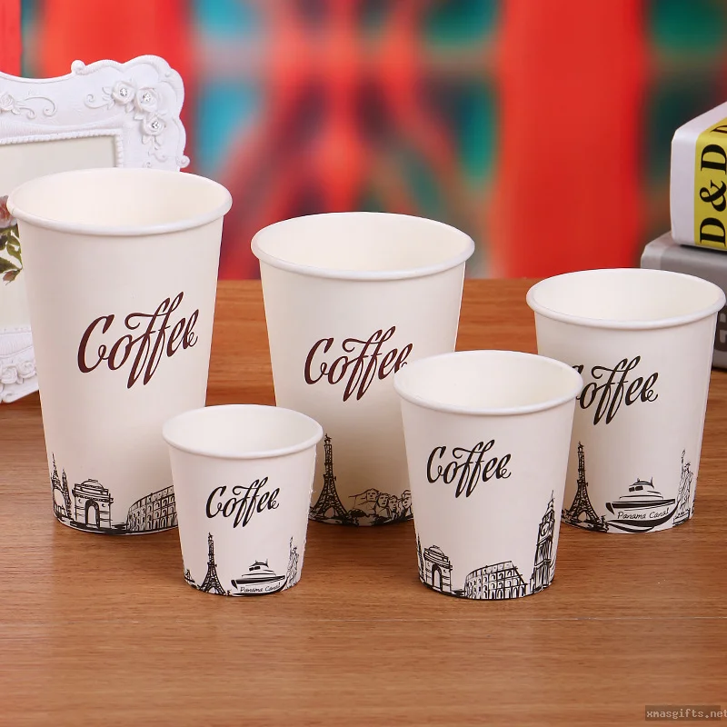 Assiettes en papier de Noël biodégradables, assiettes jetables pour les fêtes et les dîners.