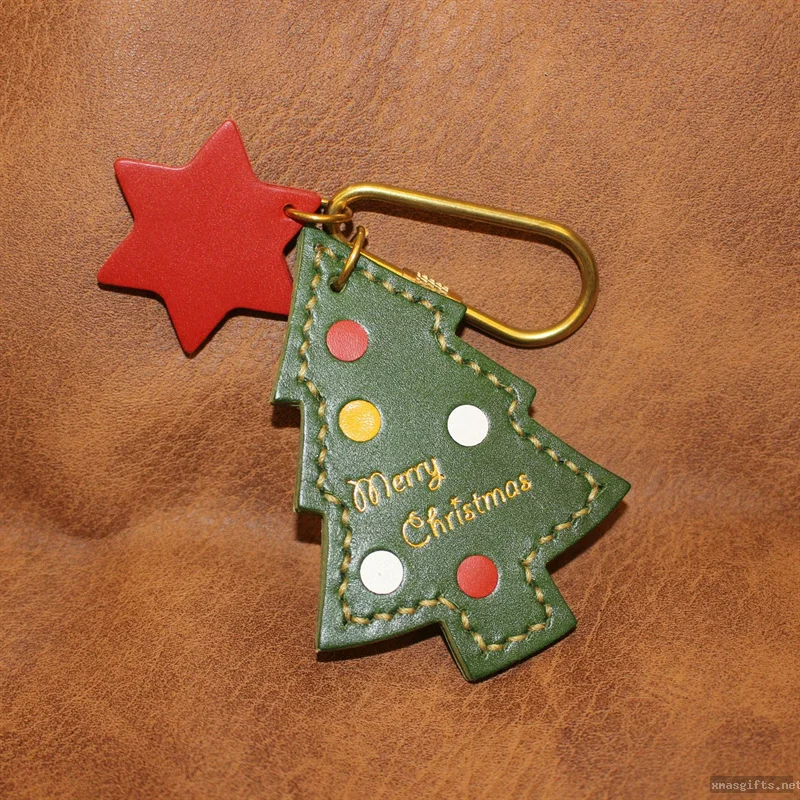 Custom  Christmas Tree Leather Keychain Merry Christmas Gift Custom Logo Bag Pendant Star Decorative Key Ring  Wholesale