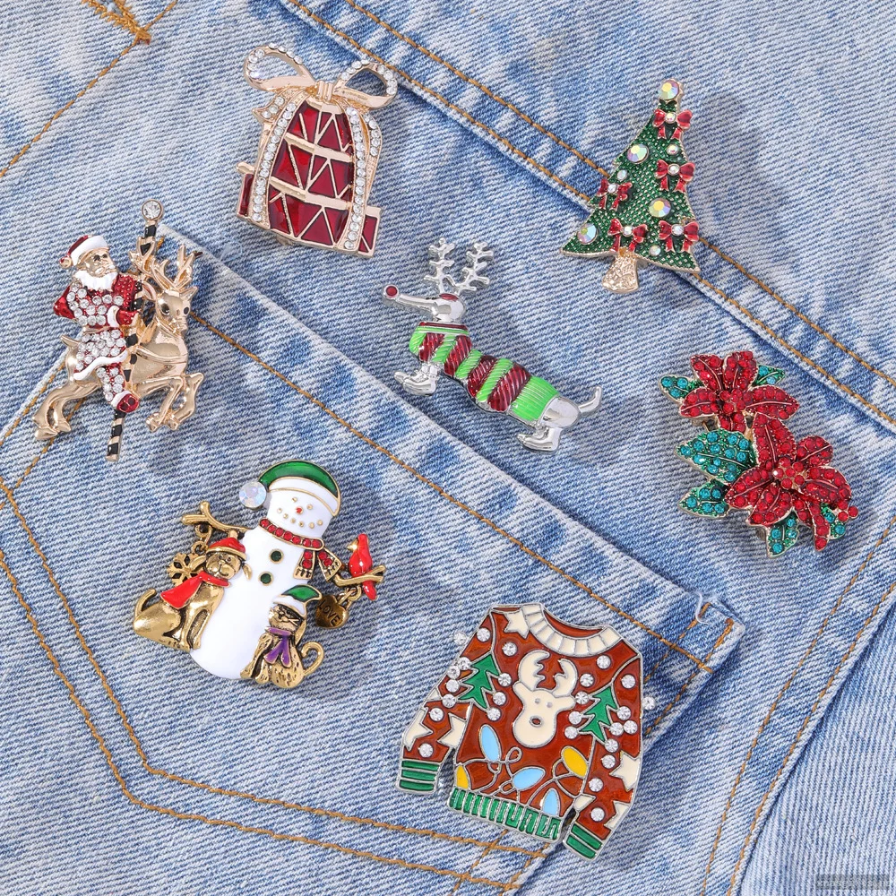 Vintage Clear Rhinestone Xmas Tree Brooch Elegant Winter Festival Lapel Pin